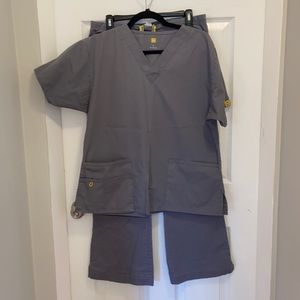 Wonderwink Scrub set